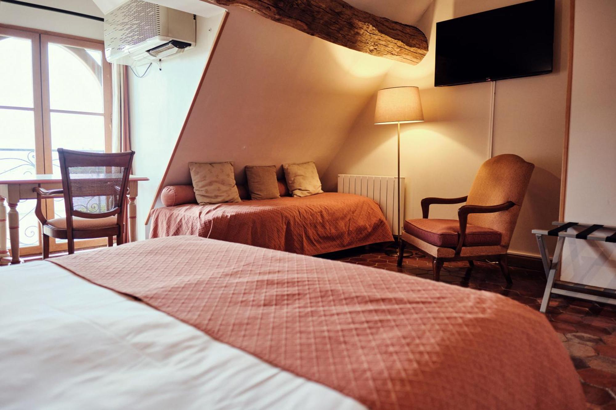 Hostellerie De La Tour D'Auxois Сольё Экстерьер фото