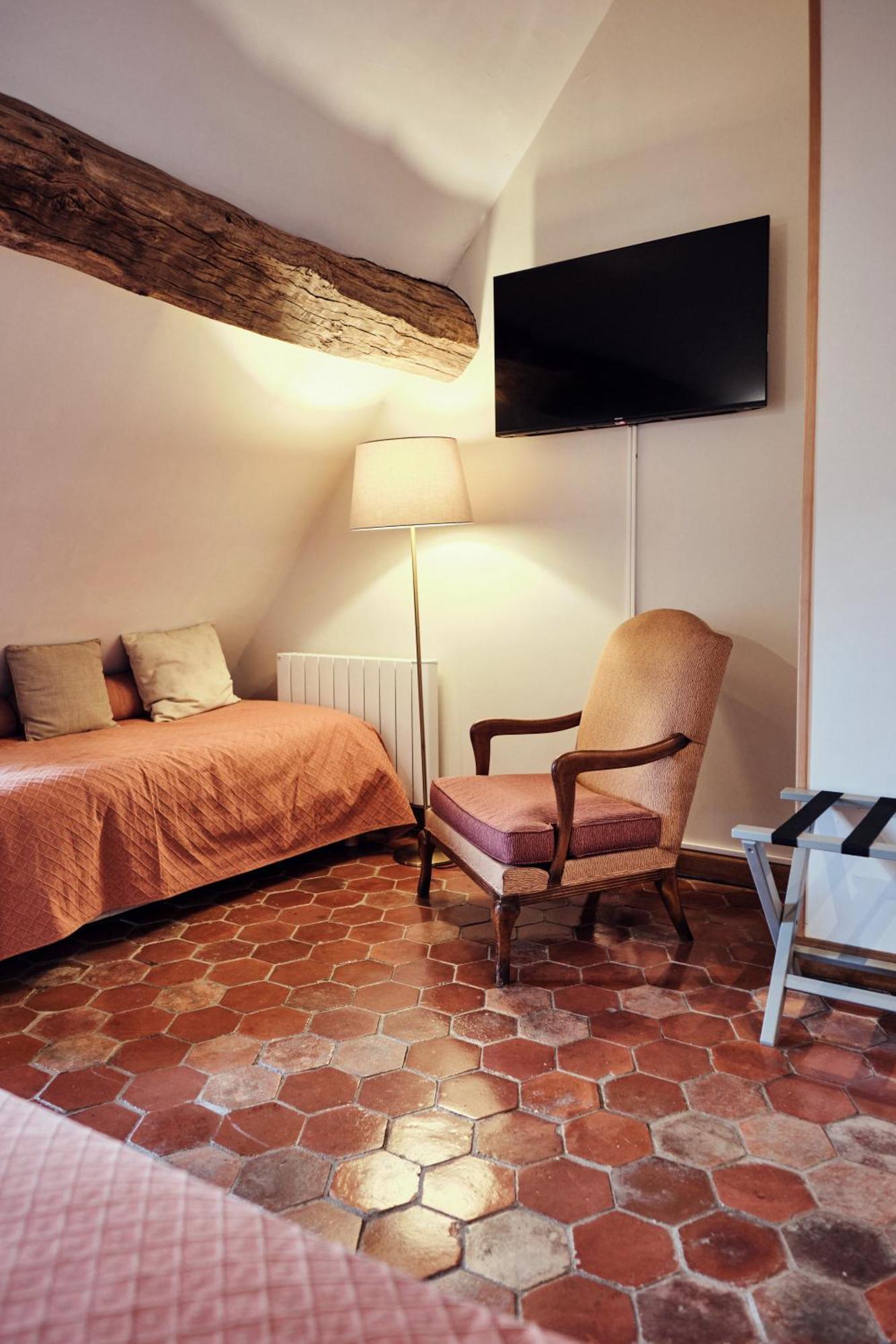 Hostellerie De La Tour D'Auxois Сольё Экстерьер фото