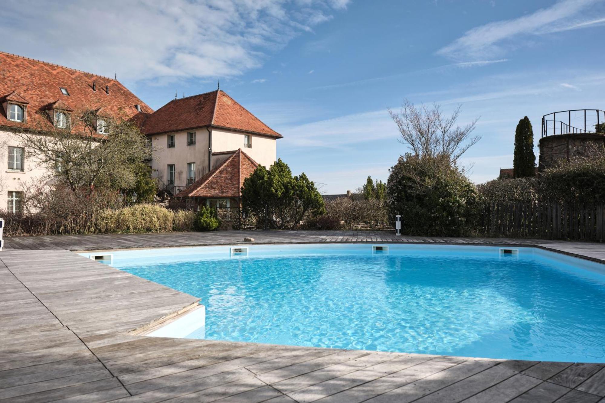 Hostellerie De La Tour D'Auxois Сольё Экстерьер фото