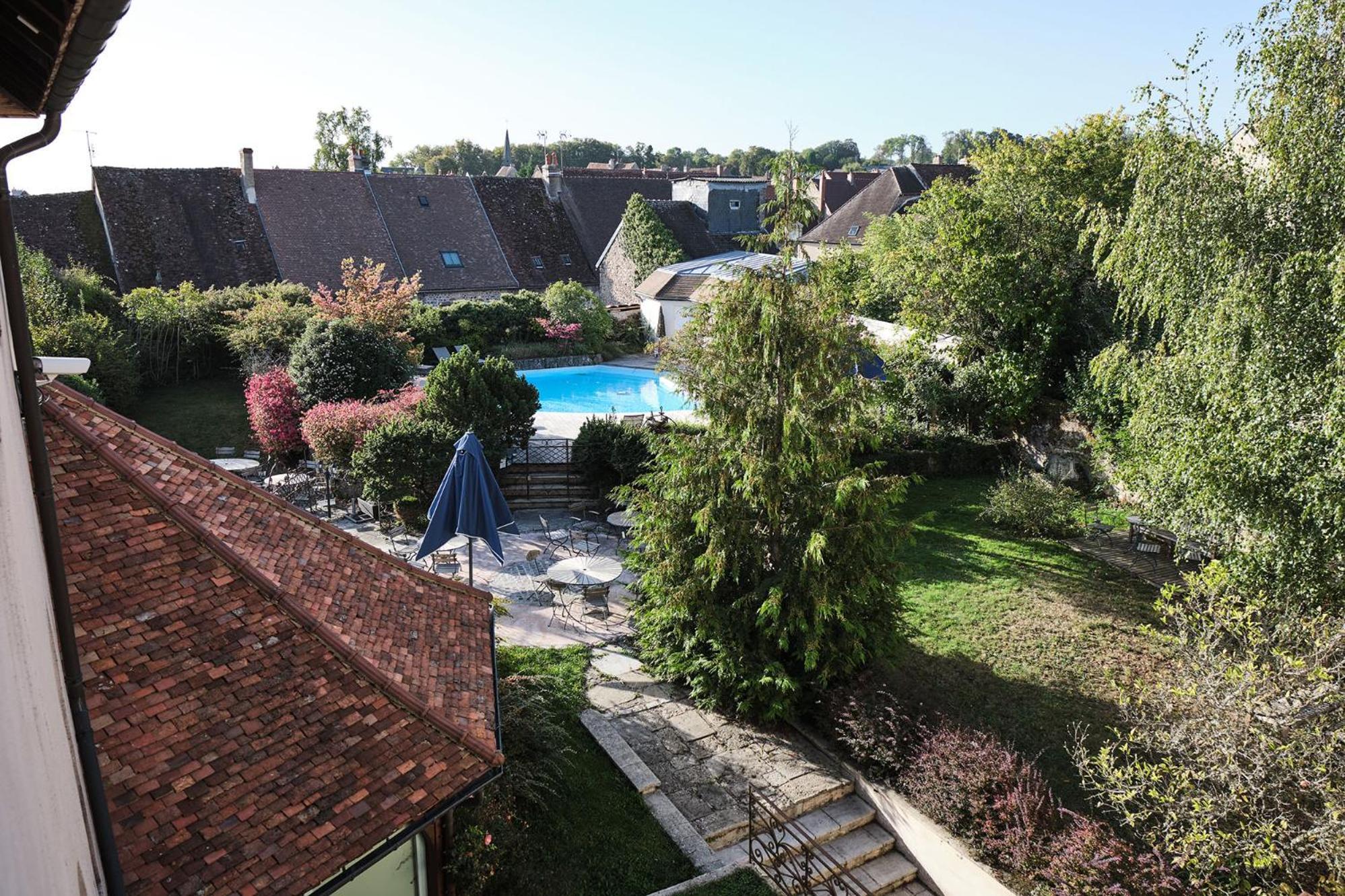 Hostellerie De La Tour D'Auxois Сольё Экстерьер фото