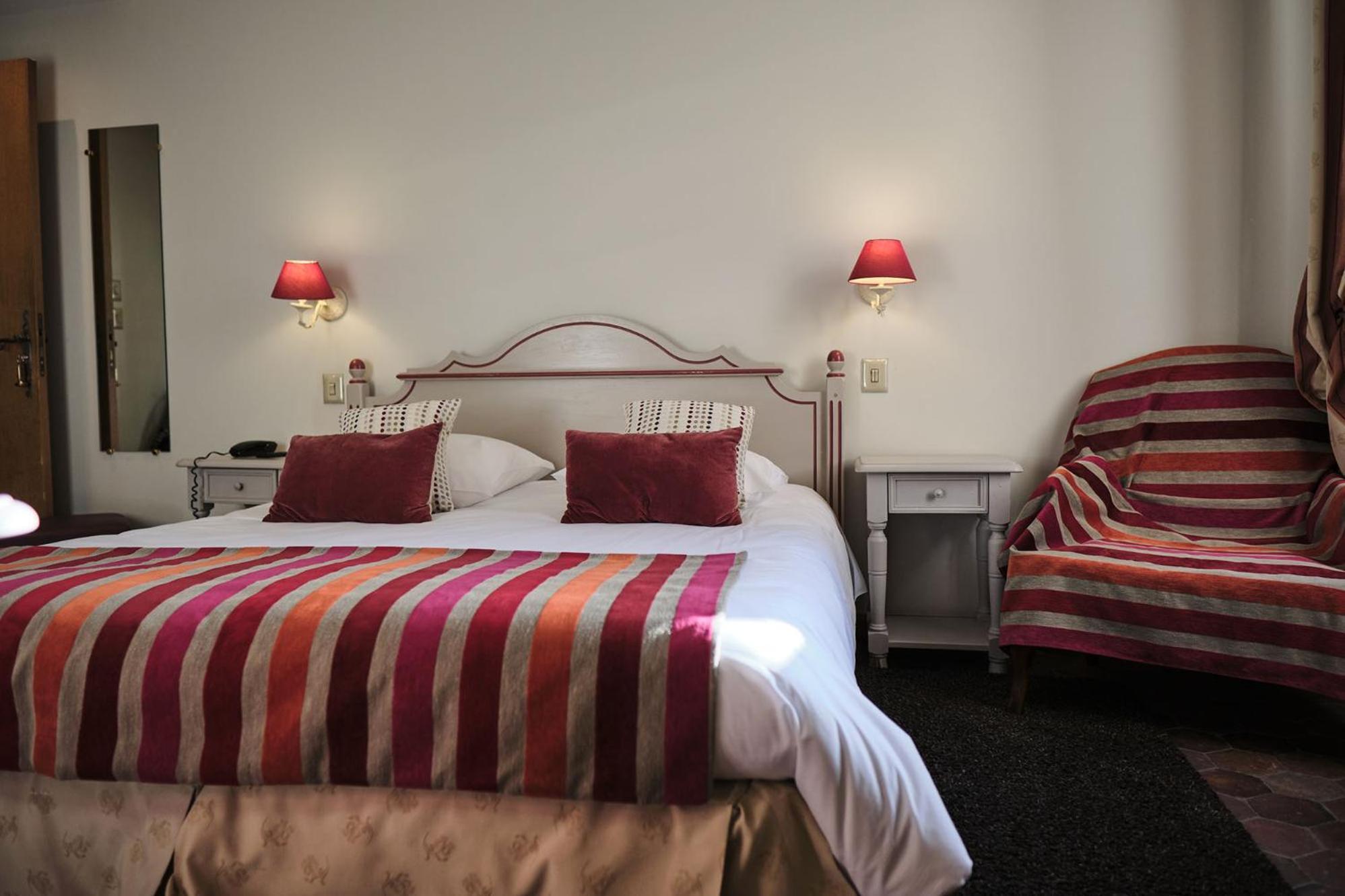 Hostellerie De La Tour D'Auxois Сольё Экстерьер фото